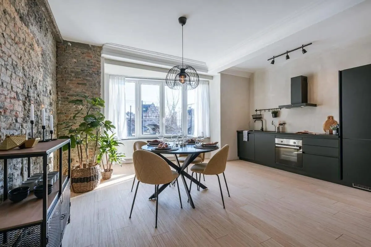 Huswell - Industrial Apartment With Terrace In 안트베르펜 0*,  벨기에